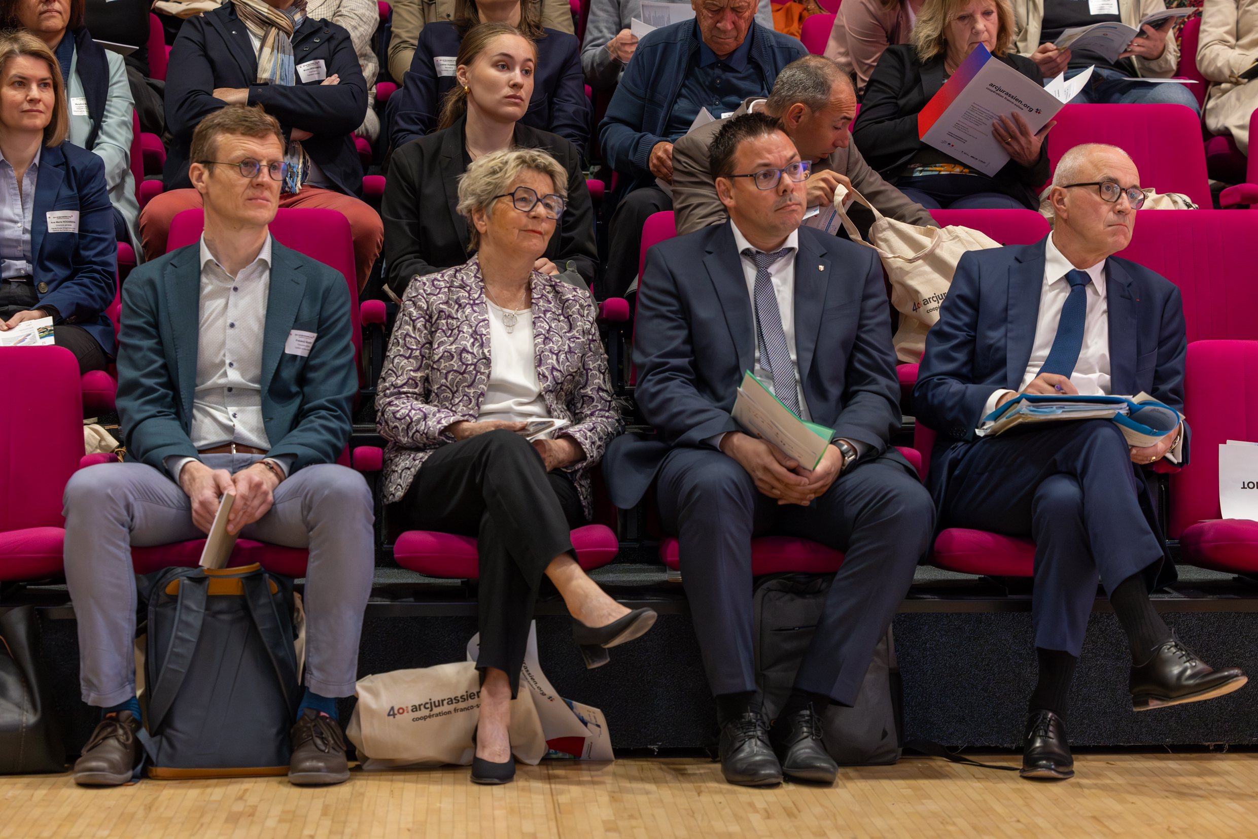 Frédéric Mairy (conseiller d’Etat du canton de Neuchâtel ), Marie-Guite Dufay (Présidente de Région), Stéphane Theurillat (ministre de la République et canton du jura), et Paul Mourier (Préfet de Région). Photo : Xavier Ducordeaux