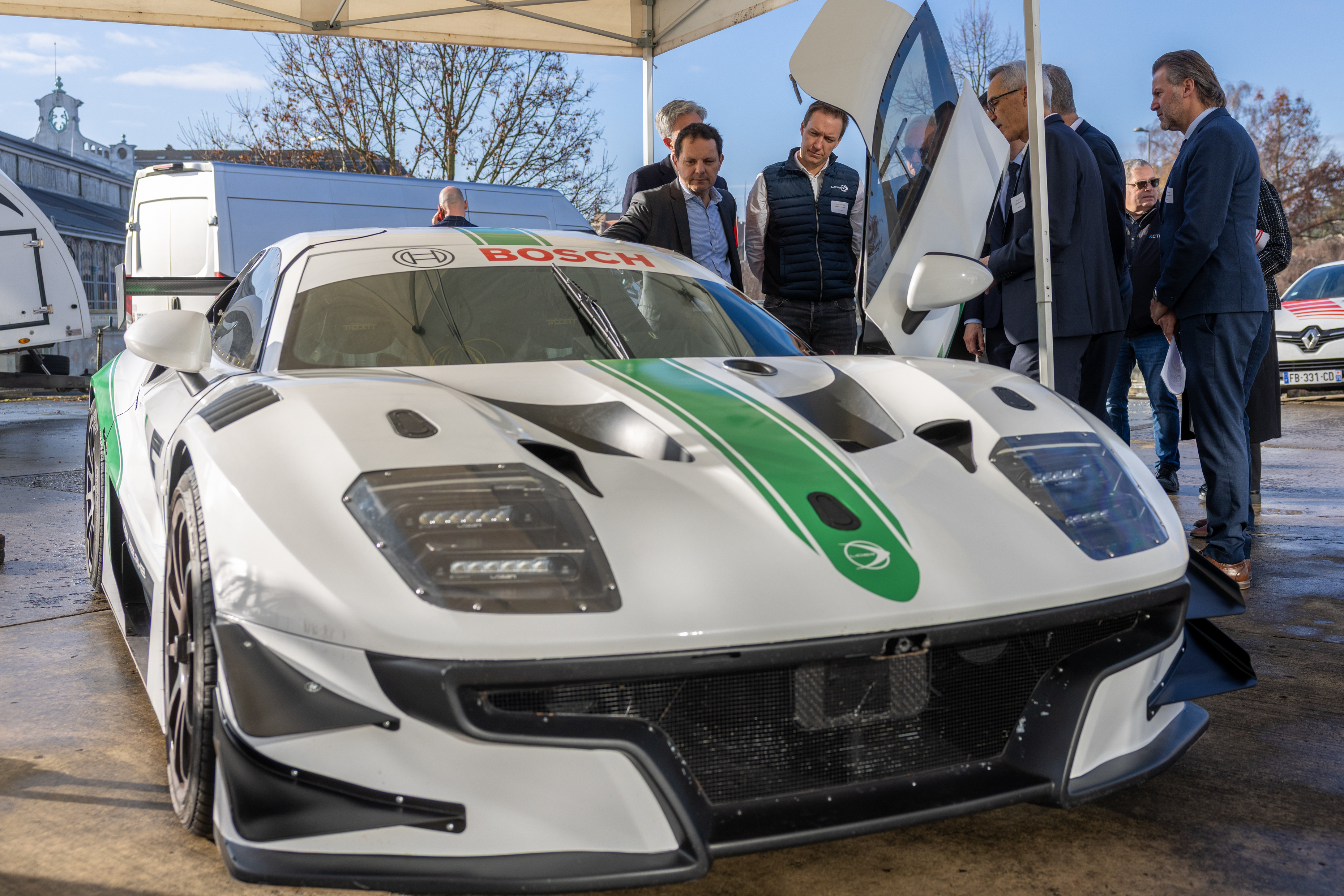 La Ligier JS2 RH2 bientôt prête à affronter le sélectif circuit du Mans. Photo : Xavier DUCORDEAUX