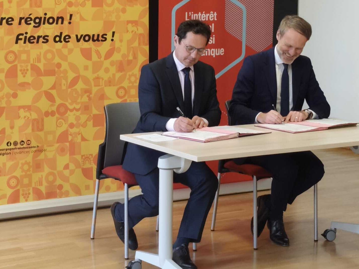 Signature de convention de partenariat pour renforcer l’offre de foncier économique entre la Région Bourgogne-Franche-Comté et la Banque des Territoires, vendredi 5 juin 2026 à Poligny - Photo Xavier Ducordeaux