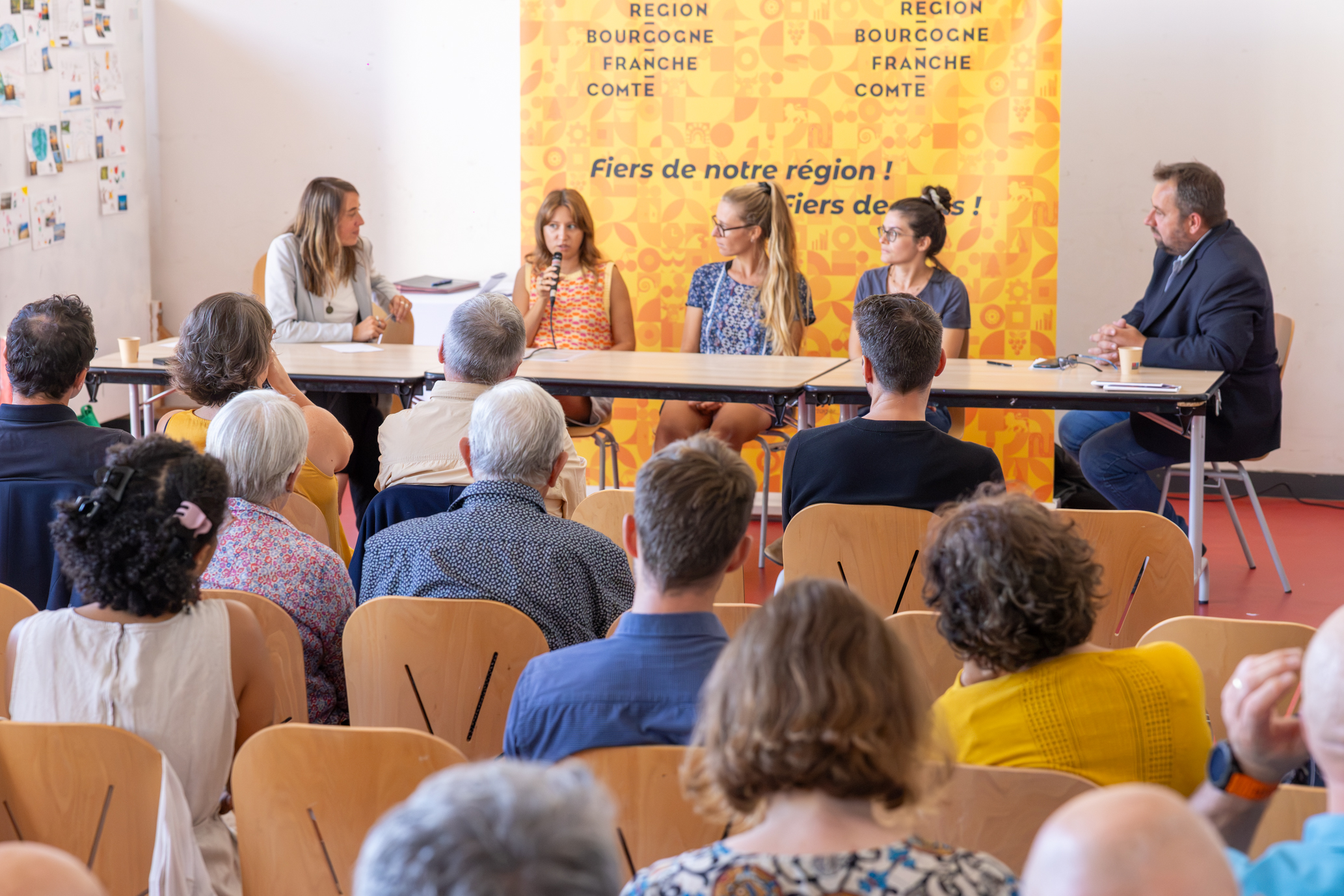 Plusieurs expérimentations locales de SSA ont été présentées durant la matinée, dont celle de Lons-le-Saunier, portée par l’association "Pour une SSA Lédonienne". Photo : Xavier Ducordeaux
