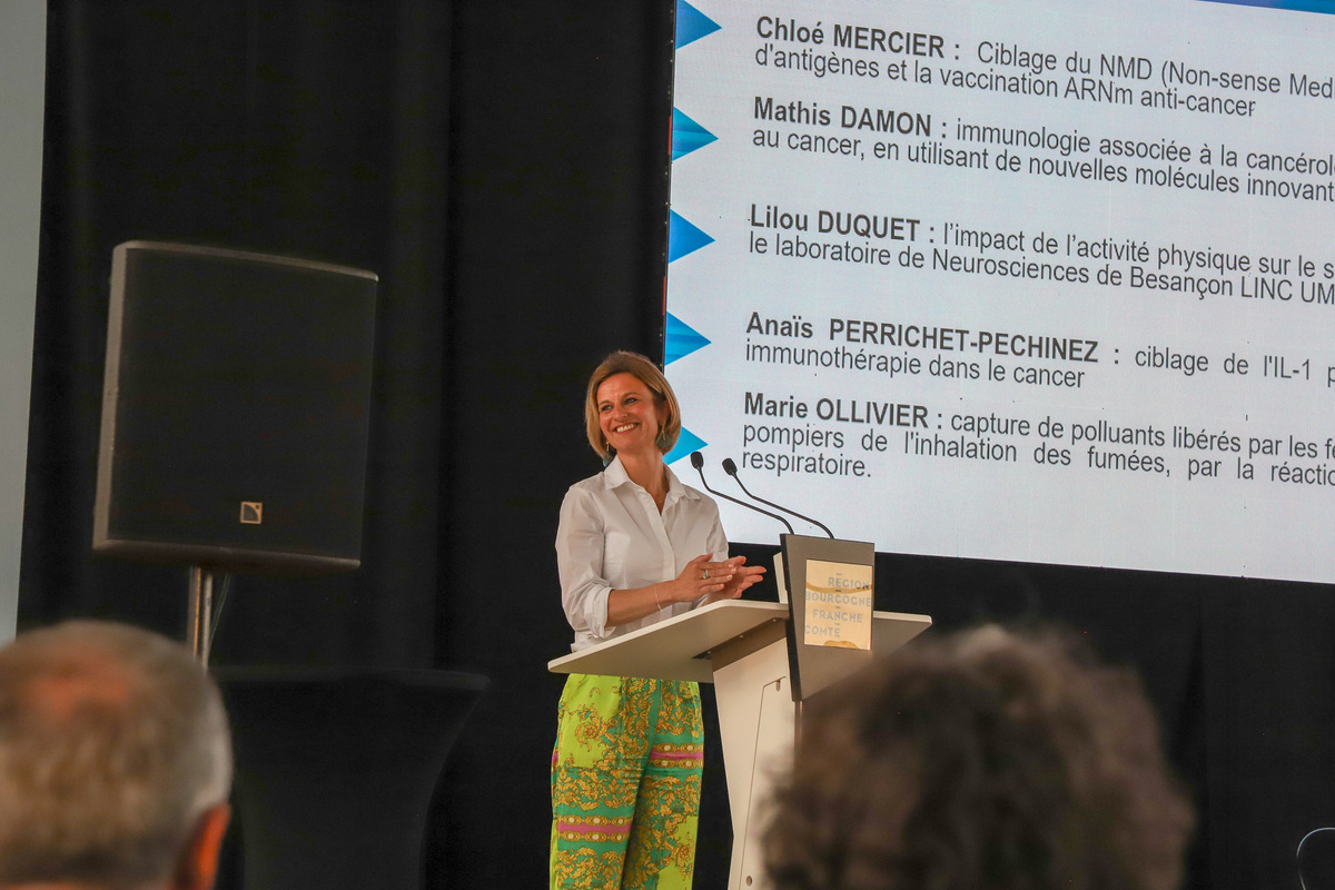 Océane Godard, Vice-présidente en charge des lycées a animé ces Rencontres de Brochon - Crédit Océane Lavoustet