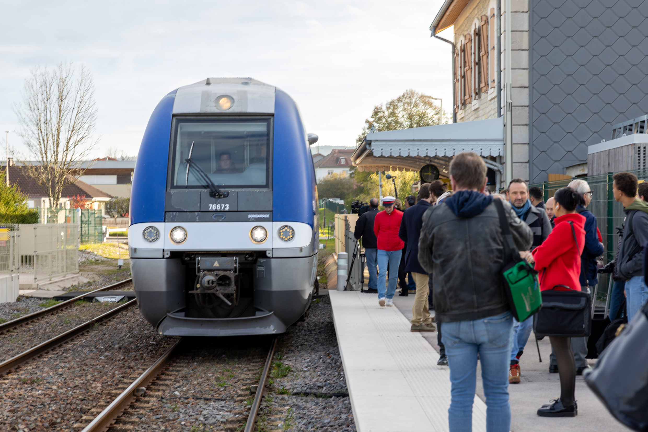 Les trains MOBIGO s’arrêtent de nouveau en gare de Valdahon. Photo : Xavier Ducordeaux.