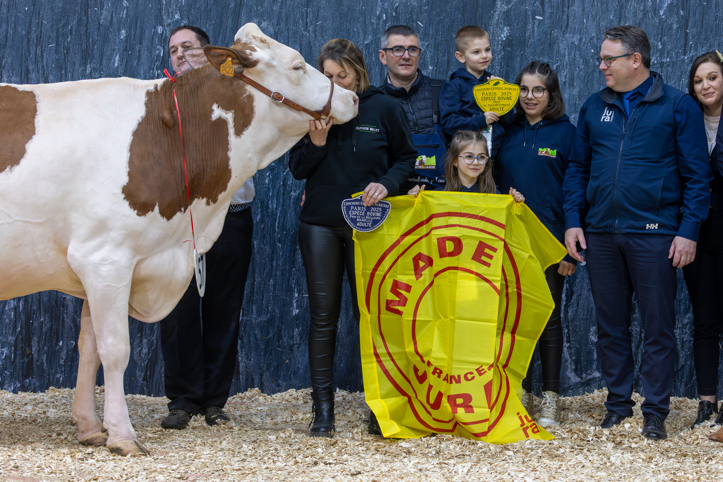 Le Gaec Mickaël et Caroline Millet (Jura) fait le doublé prix de championnat et meilleure mamelle. Photo Xavier Ducordeaux