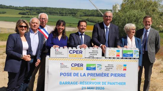 Pose symbolique de la première pierre du chantier de réhabilitation et de modernisation du barrage-réservoir du lac de Panthier (21), jeudi 21 mai 2026 - Photo Océane Lavoustet