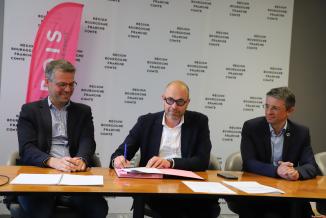 Signature d'une convention entre la Région Bourgogne-Franche-Comté et l’interprofession Fibois Bourgogne-Franche-Comté, mercredi 7 mai à Dijon - Photo Océane Lavoustet