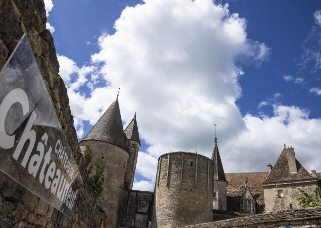 Château de Châteauneuf-en-Auxois (21), propriété de la Région Bourgogne-Franche-Comté - Photo David Cesbron
