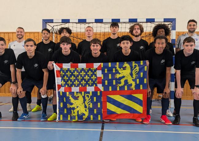Les joueurs et arbitres de la section sportive garçons du lycée Jean-Joseph Fourier Saint-Germain à Auxerre - Photo Christophe BIDAL
