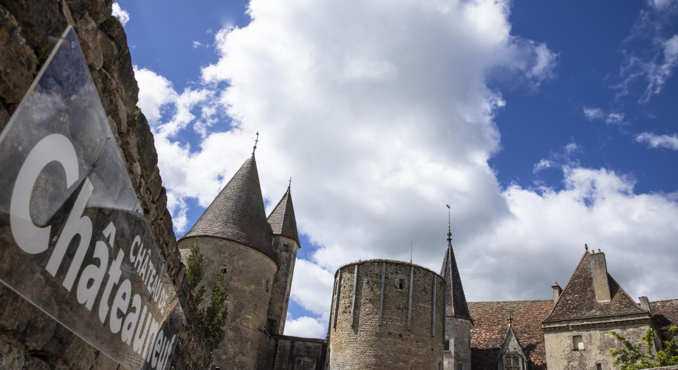 Château de Châteauneuf-en-Auxois (21), propriété de la Région Bourgogne-Franche-Comté - Photo David Cesbron