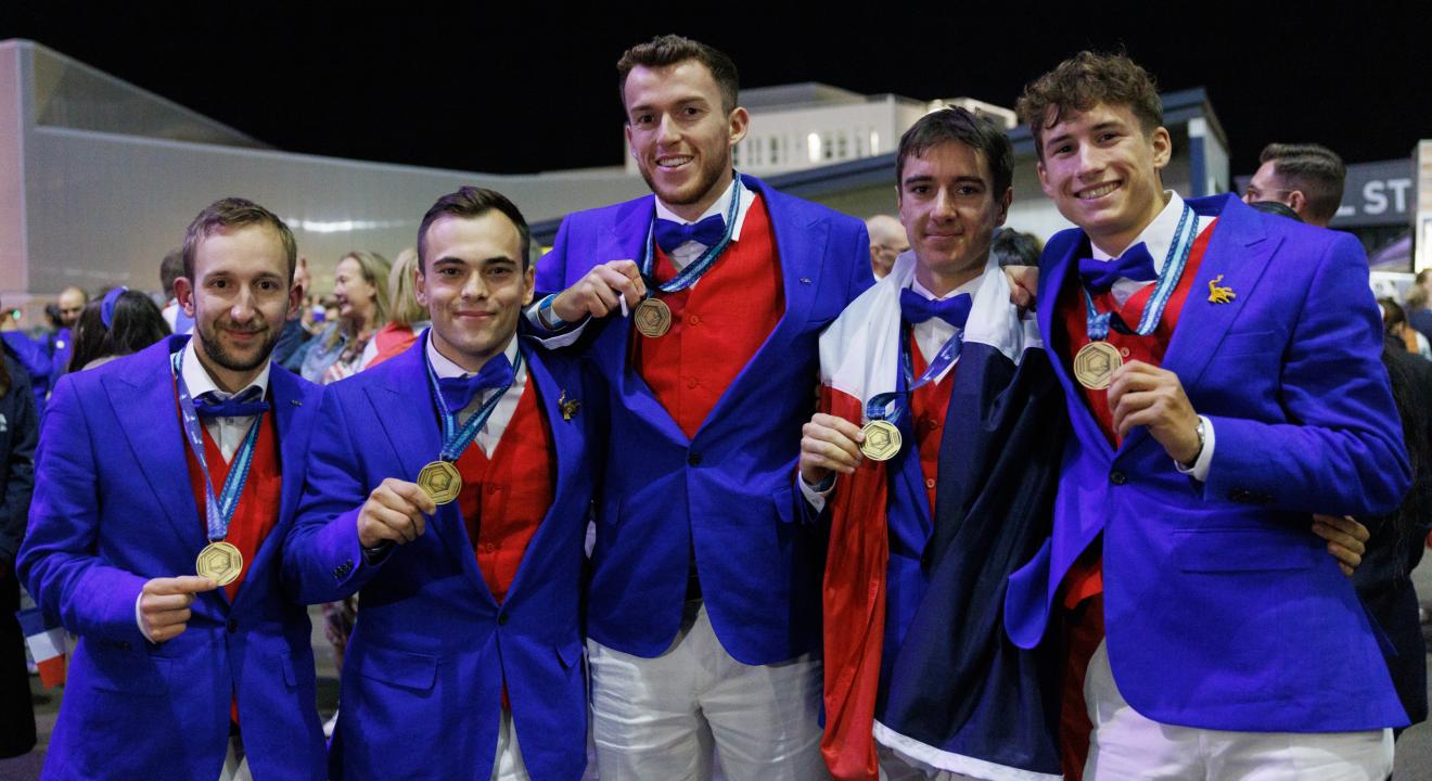 Raphaël Carvalho, Sébastien Lacroix, Thomas Beuchot, François Marty et basile Ménassol repartent de Lyon avec la médaille autour du cou. Photo : Xavier Ducordeaux.