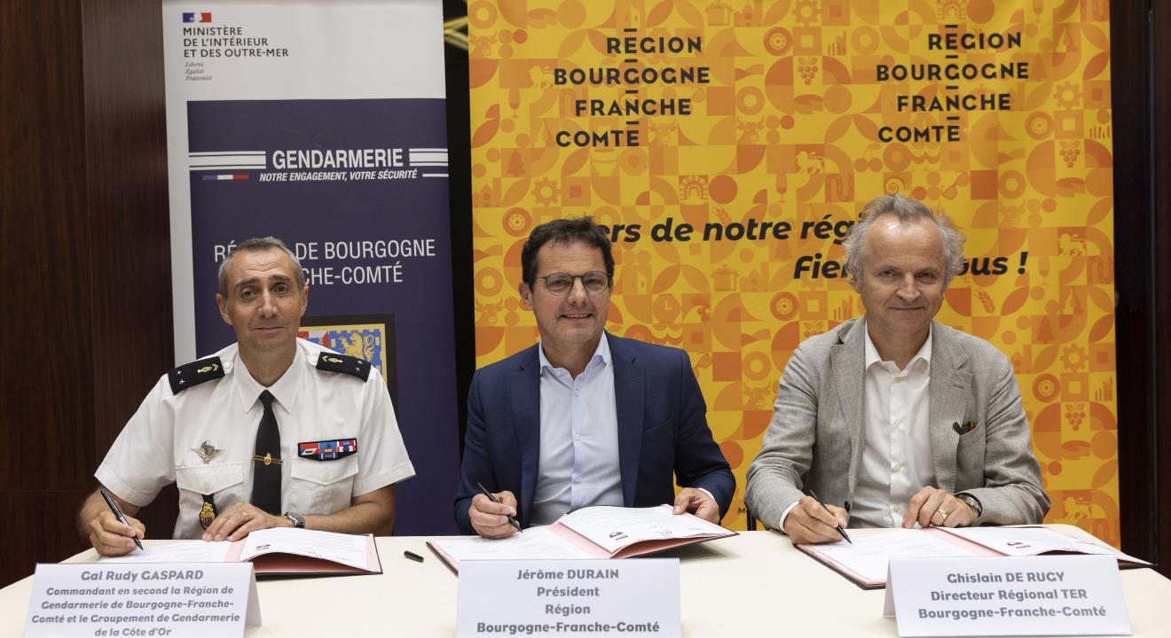 Signature de la convention Région-SNCF - Gendarmerie © David Cesbron